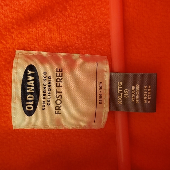 Old Navy sleeveless vest puffer - Picture 2 of 4